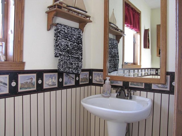 2338 E Pine Tree Court, Milton, WI 53563