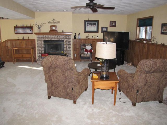 2338 E Pine Tree Court, Milton, WI 53563