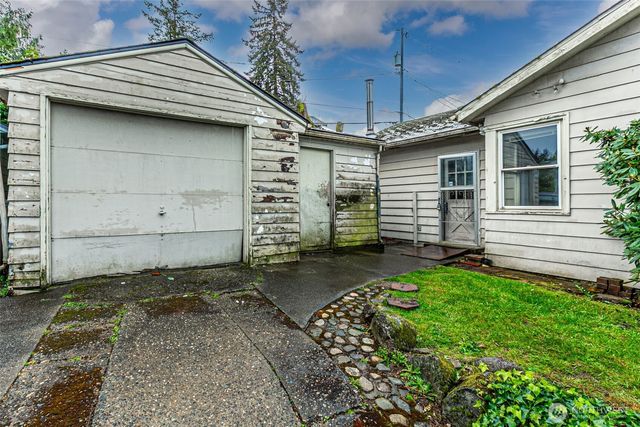 7035 S 127th Street, Seattle, WA 98178