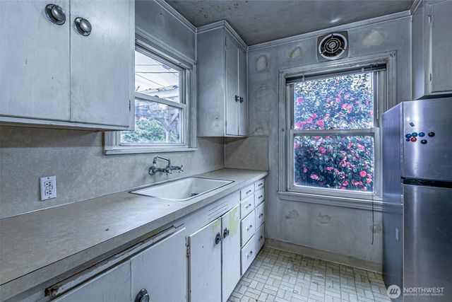 7035 S 127th Street, Seattle, WA 98178