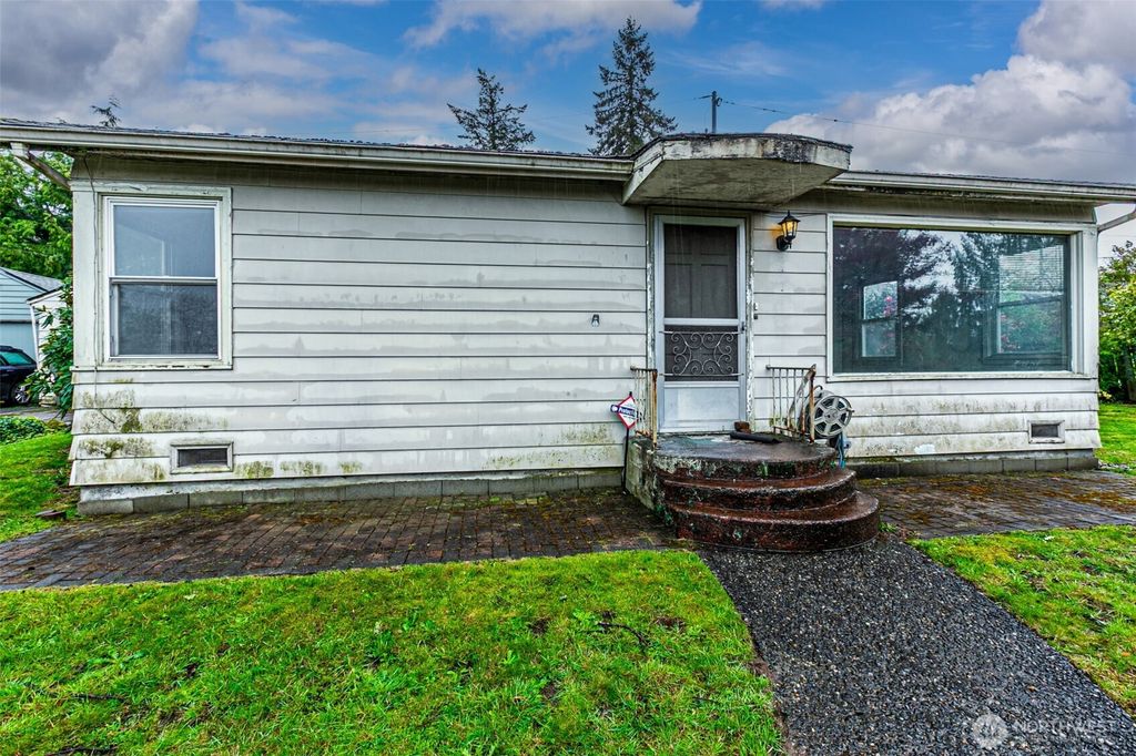 7035 S 127th Street, Seattle, WA 98178