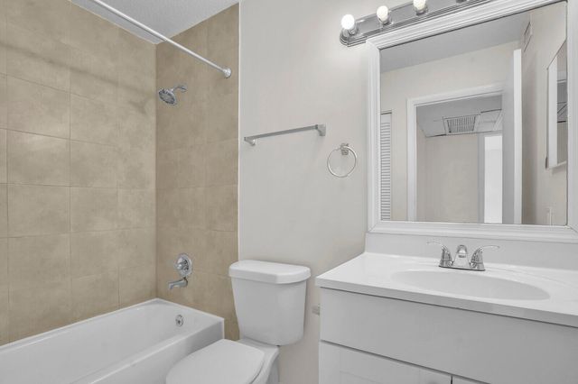 1854 Abbey Road 101, West Palm Beach, FL 33415