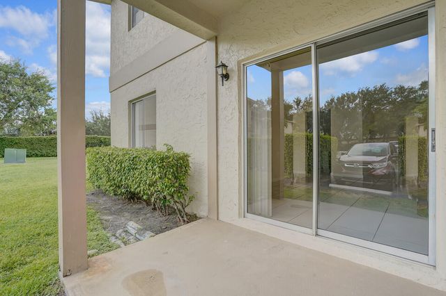 1854 Abbey Road 101, West Palm Beach, FL 33415
