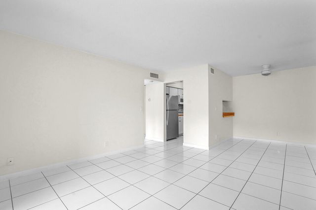 1854 Abbey Road 101, West Palm Beach, FL 33415