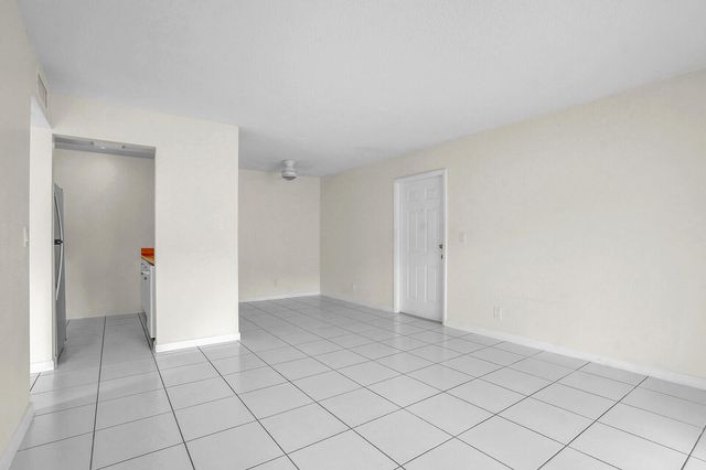 1854 Abbey Road 101, West Palm Beach, FL 33415