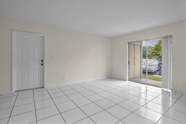 1854 Abbey Road 101, West Palm Beach, FL 33415