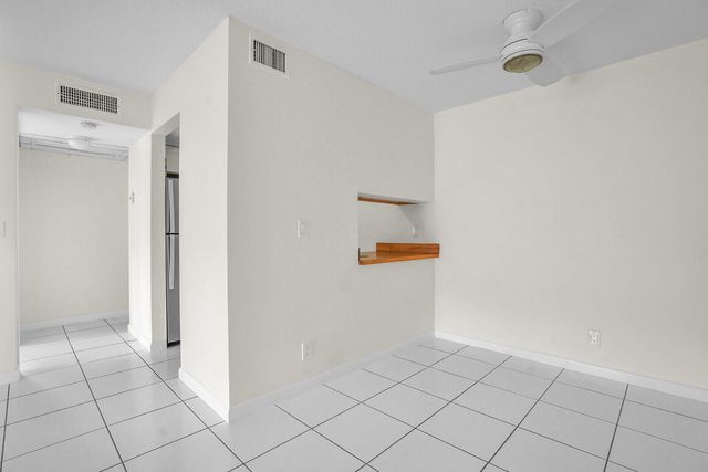 1854 Abbey Road 101, West Palm Beach, FL 33415