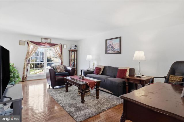 7316 ARDGLASS DR, Lorton, VA 22079