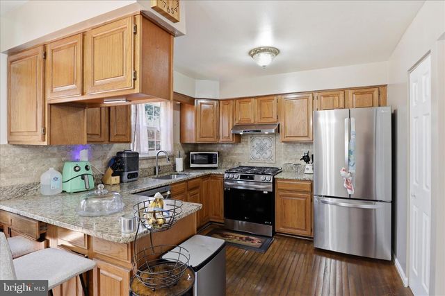 7316 ARDGLASS DR, Lorton, VA 22079