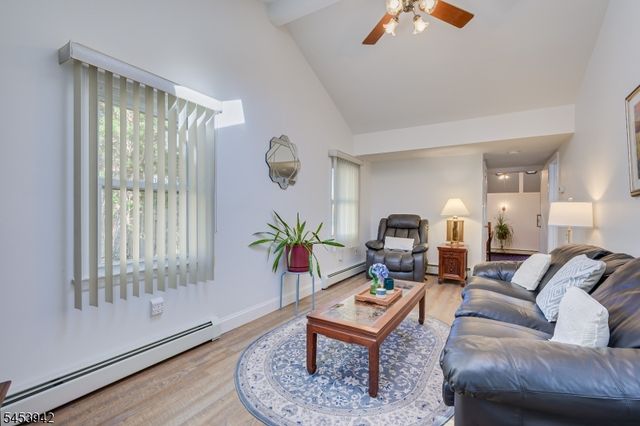 16 Skytop Rd, Lebanon Twp., NJ 07865