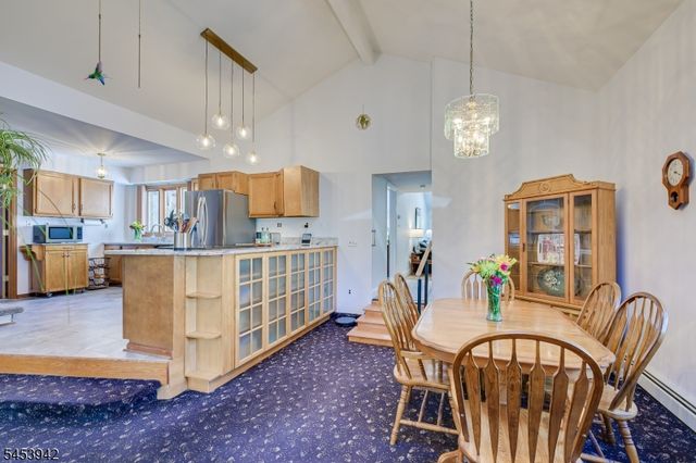 16 Skytop Rd, Lebanon Twp., NJ 07865