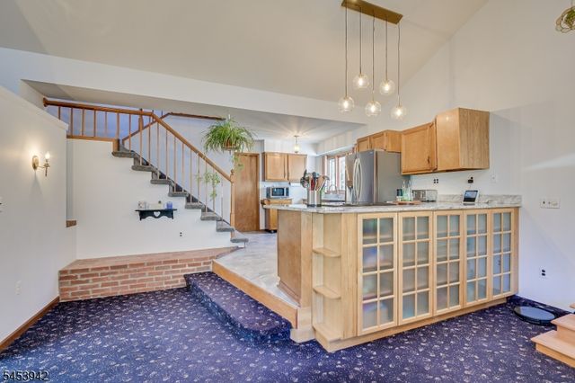 16 Skytop Rd, Lebanon Twp., NJ 07865