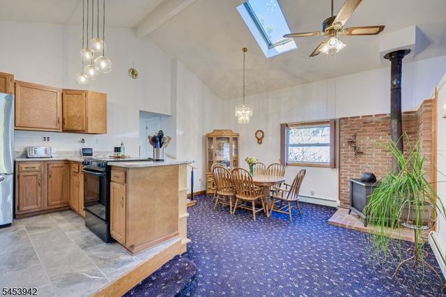 16 Skytop Rd, Lebanon Twp., NJ 07865