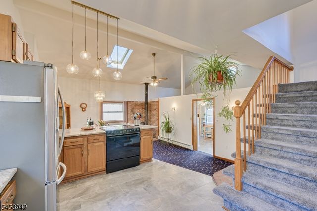 16 Skytop Rd, Lebanon Twp., NJ 07865