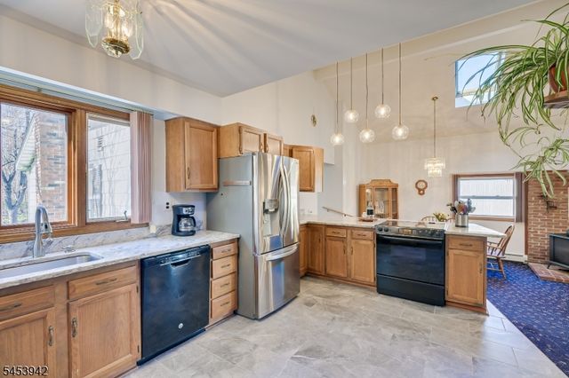 16 Skytop Rd, Lebanon Twp., NJ 07865