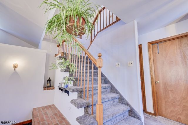 16 Skytop Rd, Lebanon Twp., NJ 07865