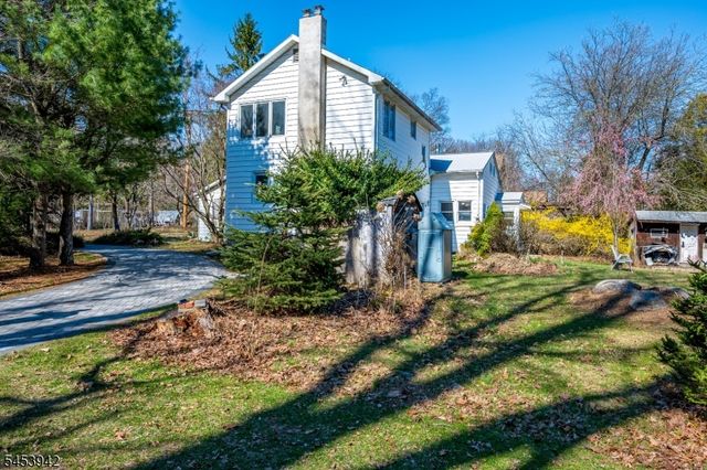 16 Skytop Rd, Lebanon Twp., NJ 07865