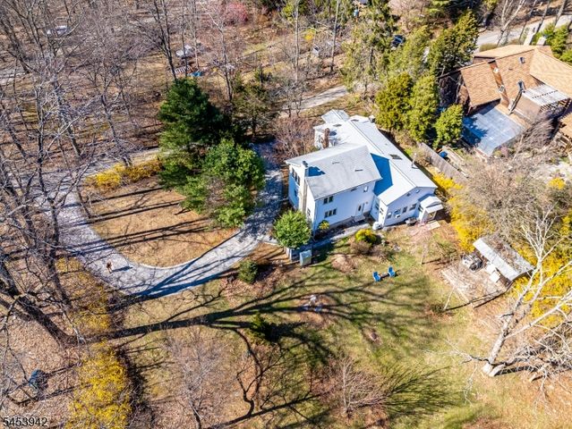 16 Skytop Rd, Lebanon Twp., NJ 07865