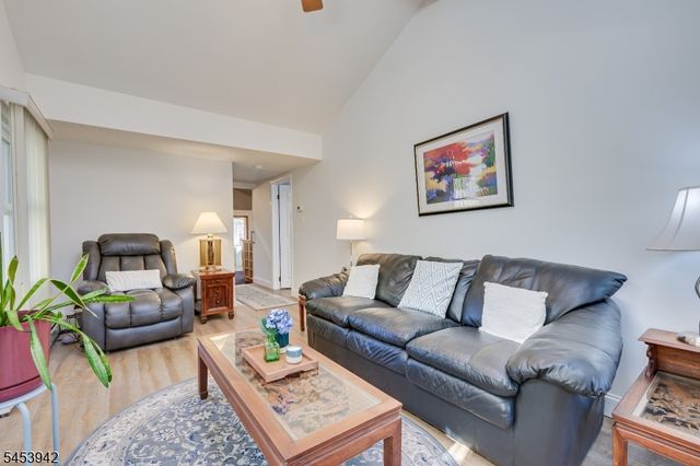 16 Skytop Rd, Lebanon Twp., NJ 07865