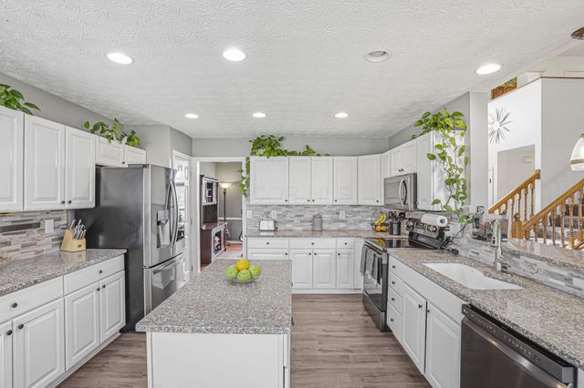 7707 Glenmore Drive, Powell, OH 43065