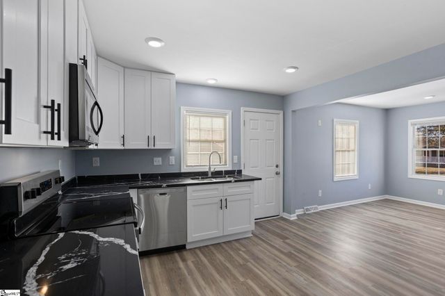 16 Rison Road, Greenville, SC 29611