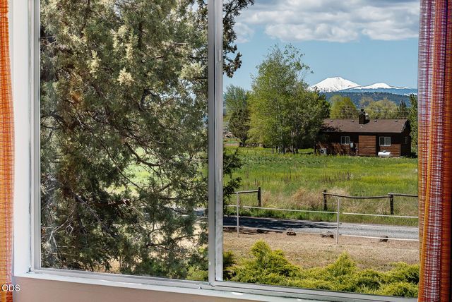 63510 Gentry Loop, Bend, OR 97701