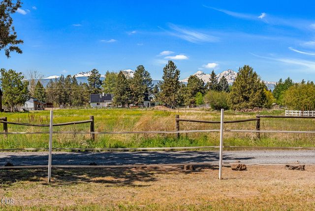 63510 Gentry Loop, Bend, OR 97701