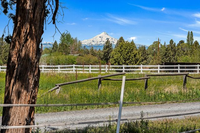 63510 Gentry Loop, Bend, OR 97701