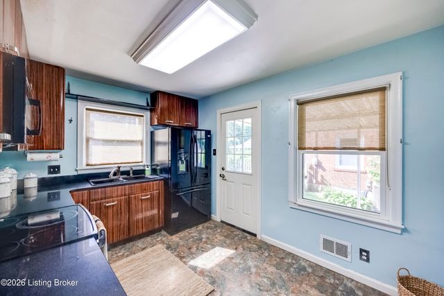 3624 Windward Way, Louisville, KY 40220