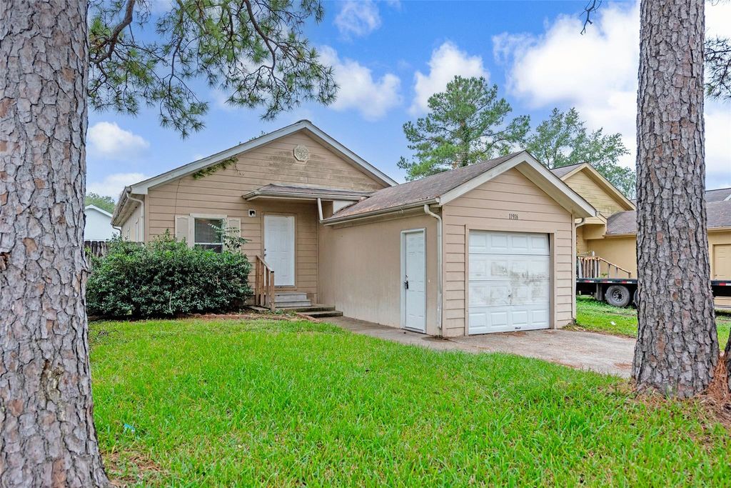 11734 Greenglen Drive, Houston, TX 77044