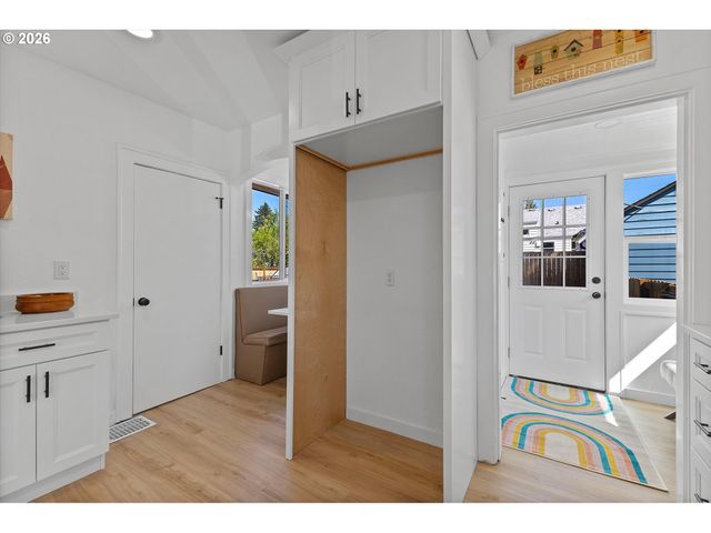 3406 Ne 63RD Ave, Portland, OR 97213