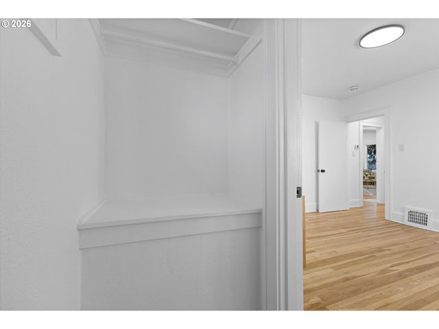 3406 Ne 63RD Ave, Portland, OR 97213