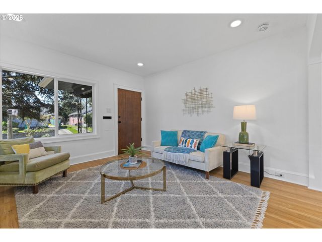 3406 Ne 63RD Ave, Portland, OR 97213