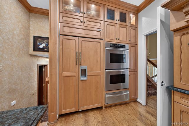 7115 Paterese Drive, Bloomfield Charter Township, MI 48301