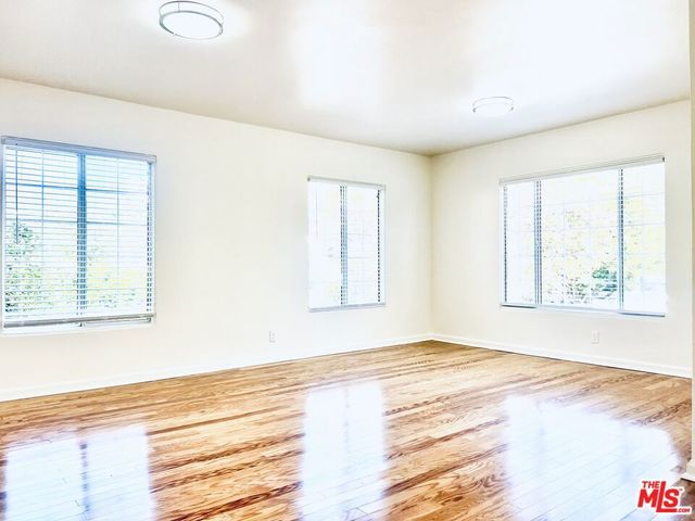 2401 N Beachwood Drive 5, Los Angeles, CA 90068