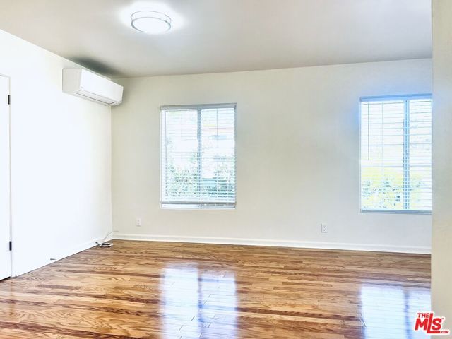 2401 N Beachwood Drive 5, Los Angeles, CA 90068