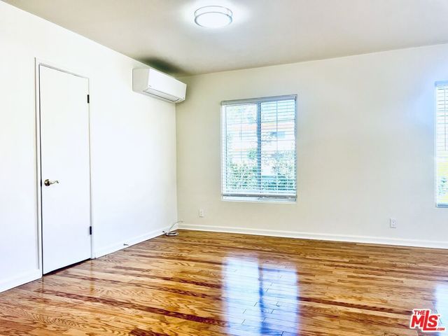 2401 N Beachwood Drive 5, Los Angeles, CA 90068