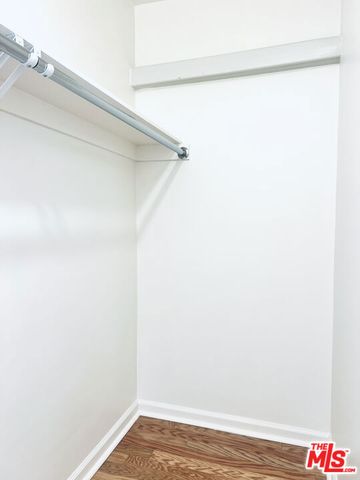 2401 N Beachwood Drive 5, Los Angeles, CA 90068