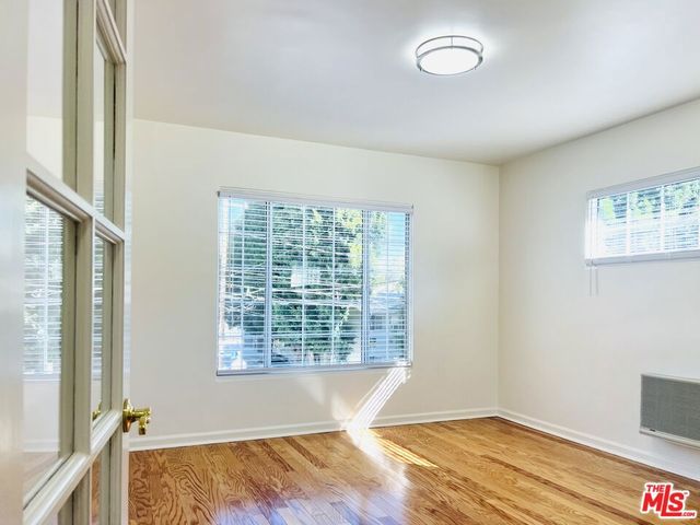 2401 N Beachwood Drive 5, Los Angeles, CA 90068