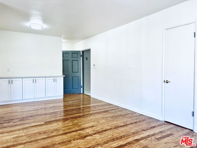 2401 N Beachwood Drive 5, Los Angeles, CA 90068