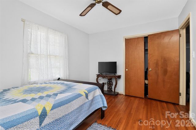 4827 Easthaven Drive, Charlotte, NC 28212