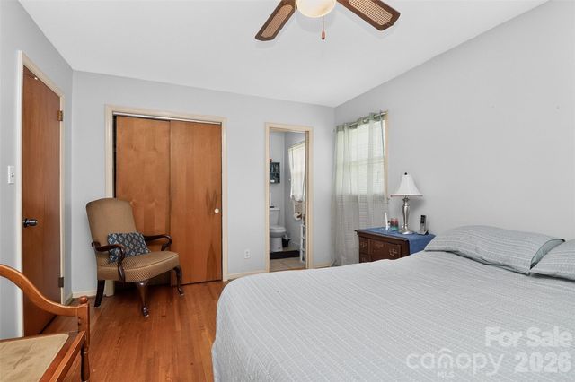 4827 Easthaven Drive, Charlotte, NC 28212