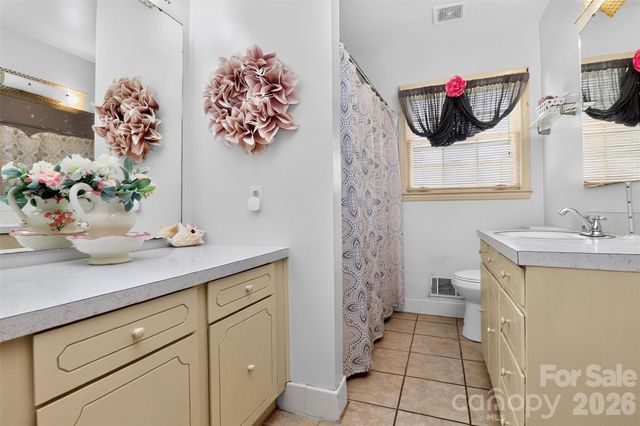 4827 Easthaven Drive, Charlotte, NC 28212