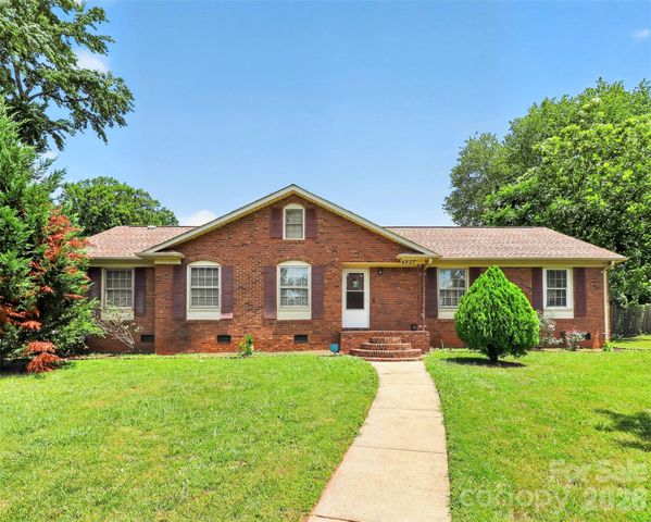 4827 Easthaven Drive, Charlotte, NC 28212