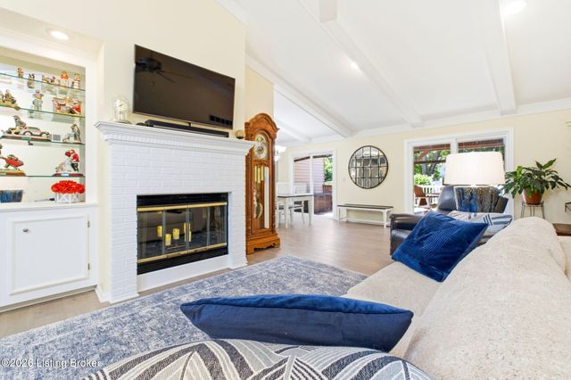 3708 E Locust Cir, Prospect, KY 40059