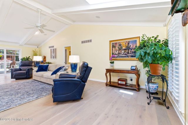 3708 E Locust Cir, Prospect, KY 40059