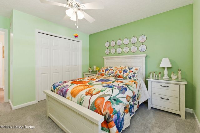 3708 E Locust Cir, Prospect, KY 40059