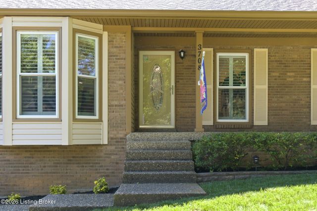 3708 E Locust Cir, Prospect, KY 40059