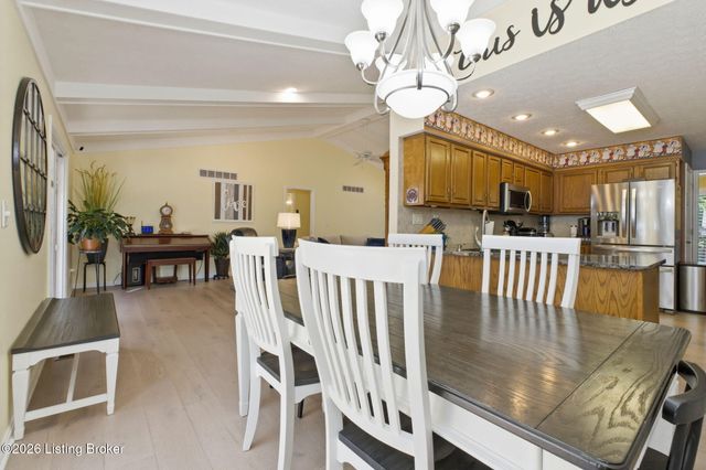 3708 E Locust Cir, Prospect, KY 40059