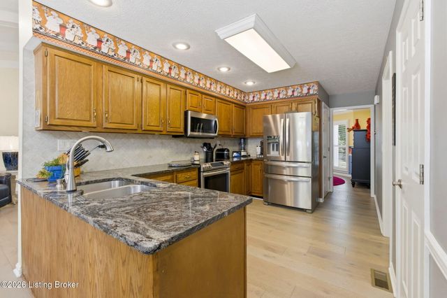 3708 E Locust Cir, Prospect, KY 40059
